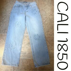 Cali 1850 Floral Embroidered Straight Leg Jeans Light Wash 7/28